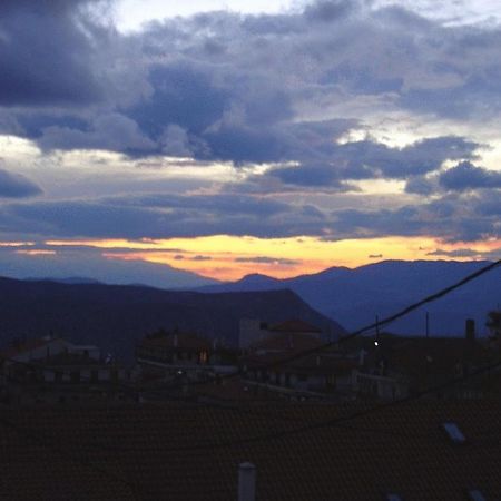 Ariadne Guesthouse Arachova Bagian luar foto